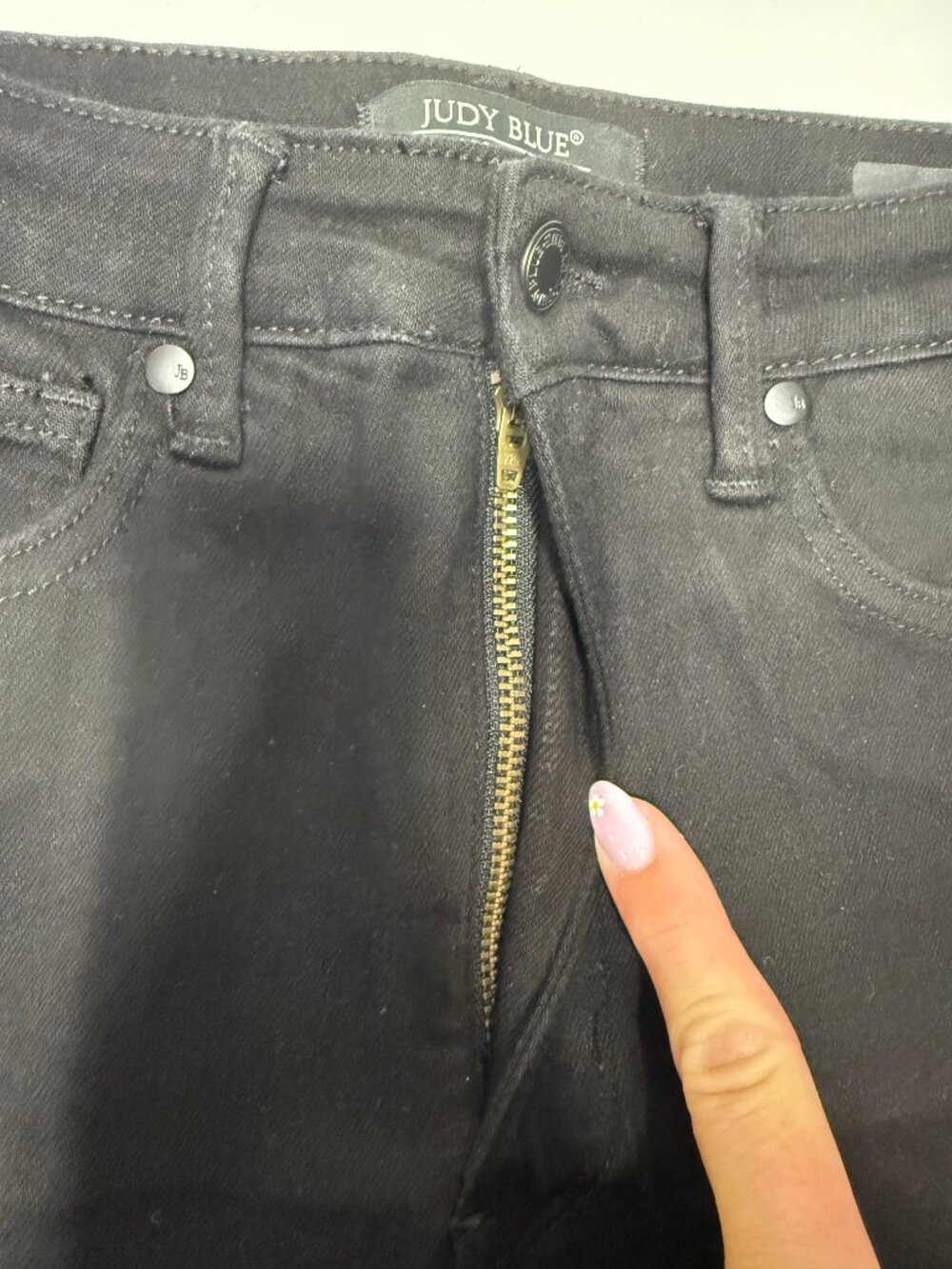 Judy Blue Skinny Jeans - Picture 9 of 12